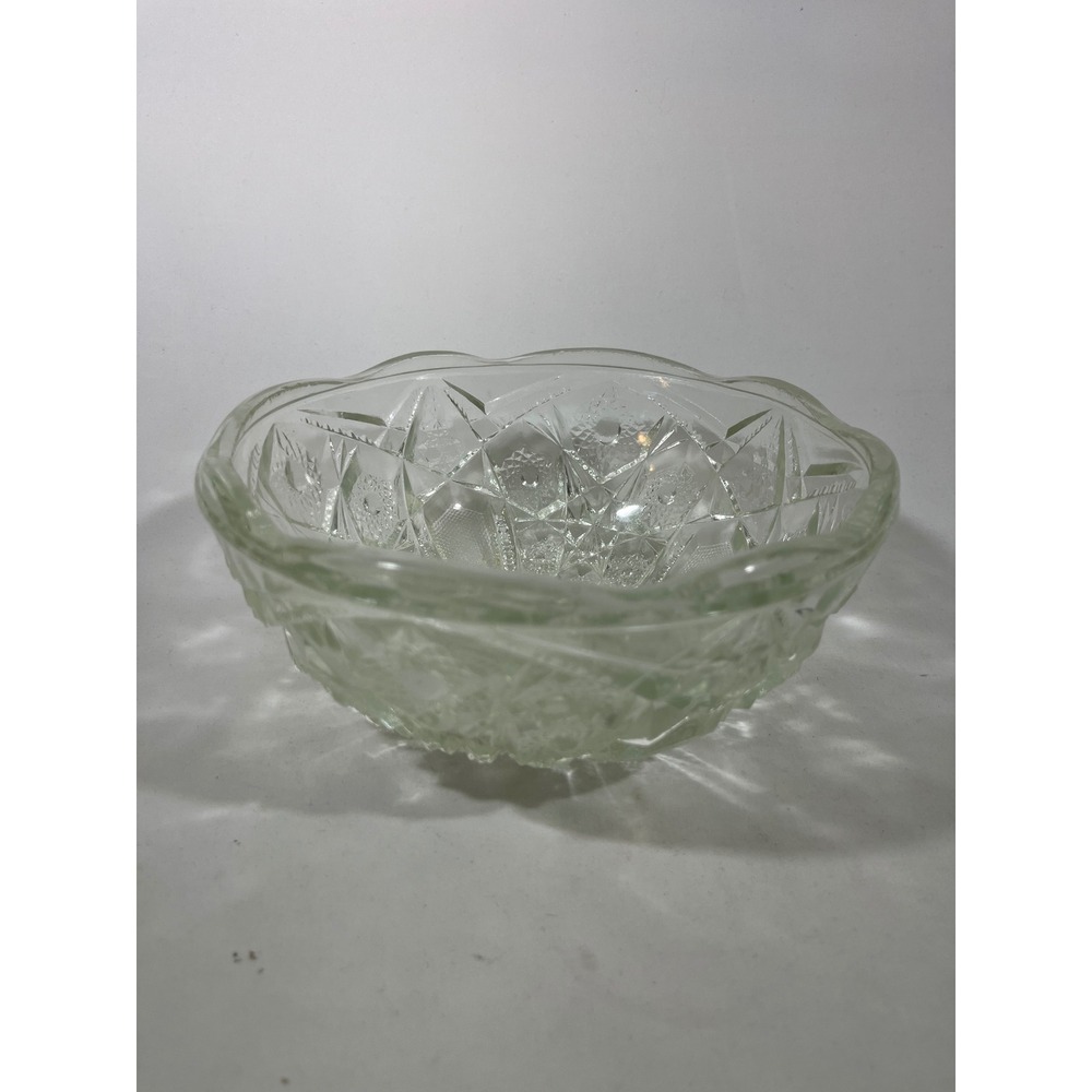 VTG Crystal Scalloped Edge Bowl Starburst Pattern Cottagecore‎ Serving Dish 8"